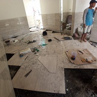 pemasangan keramik