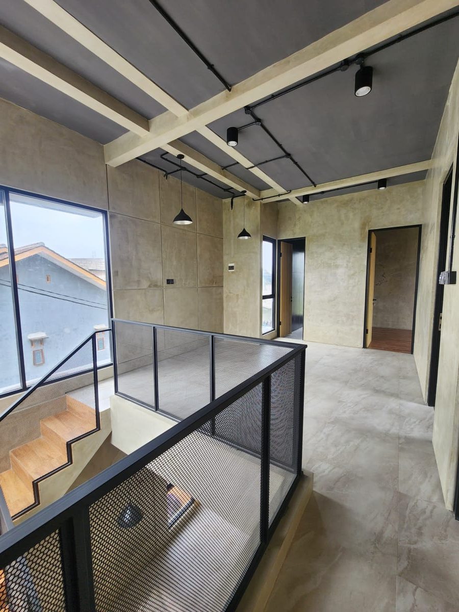 rumah dua lantai tema industrialis